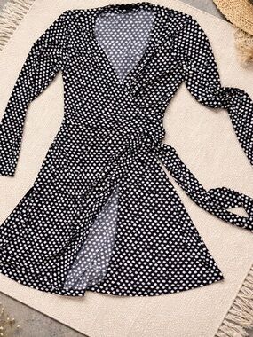 Black And White Wrap Dresses for Sale up to 90% Off: Poshmark